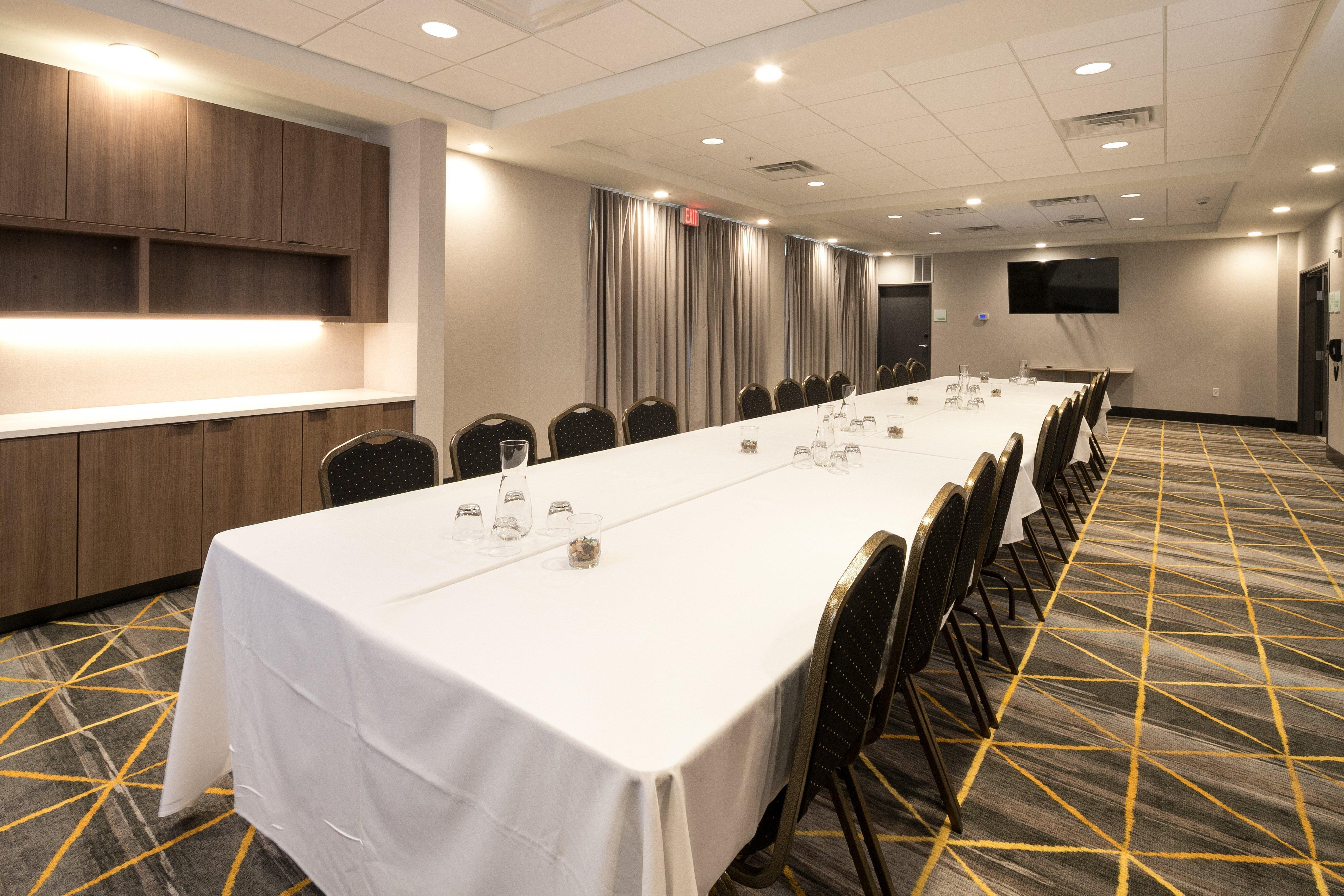 Holiday Inn Hotel & Suites - Mount Pleasant By Ihg Esterno foto