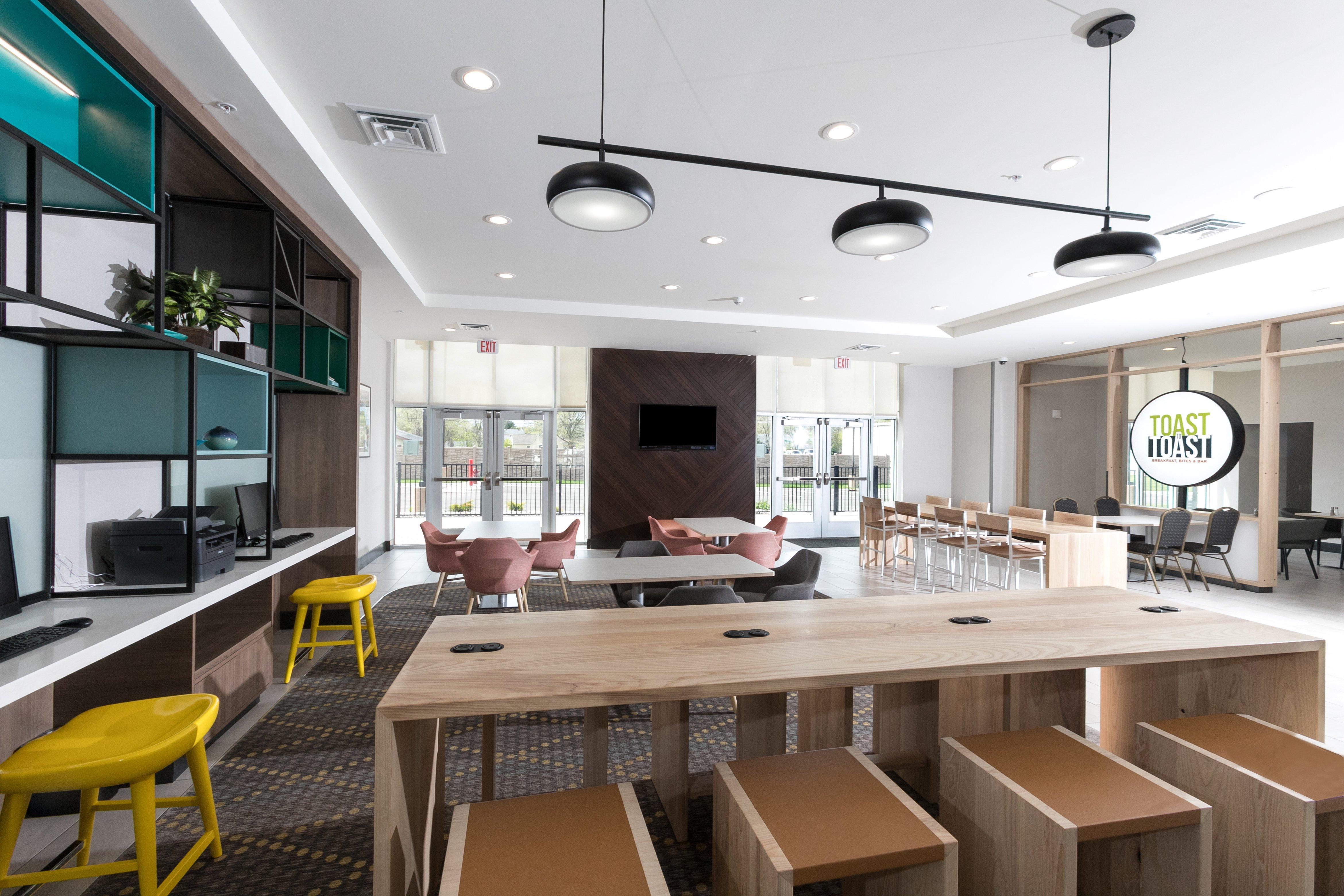 Holiday Inn Hotel & Suites - Mount Pleasant By Ihg Esterno foto