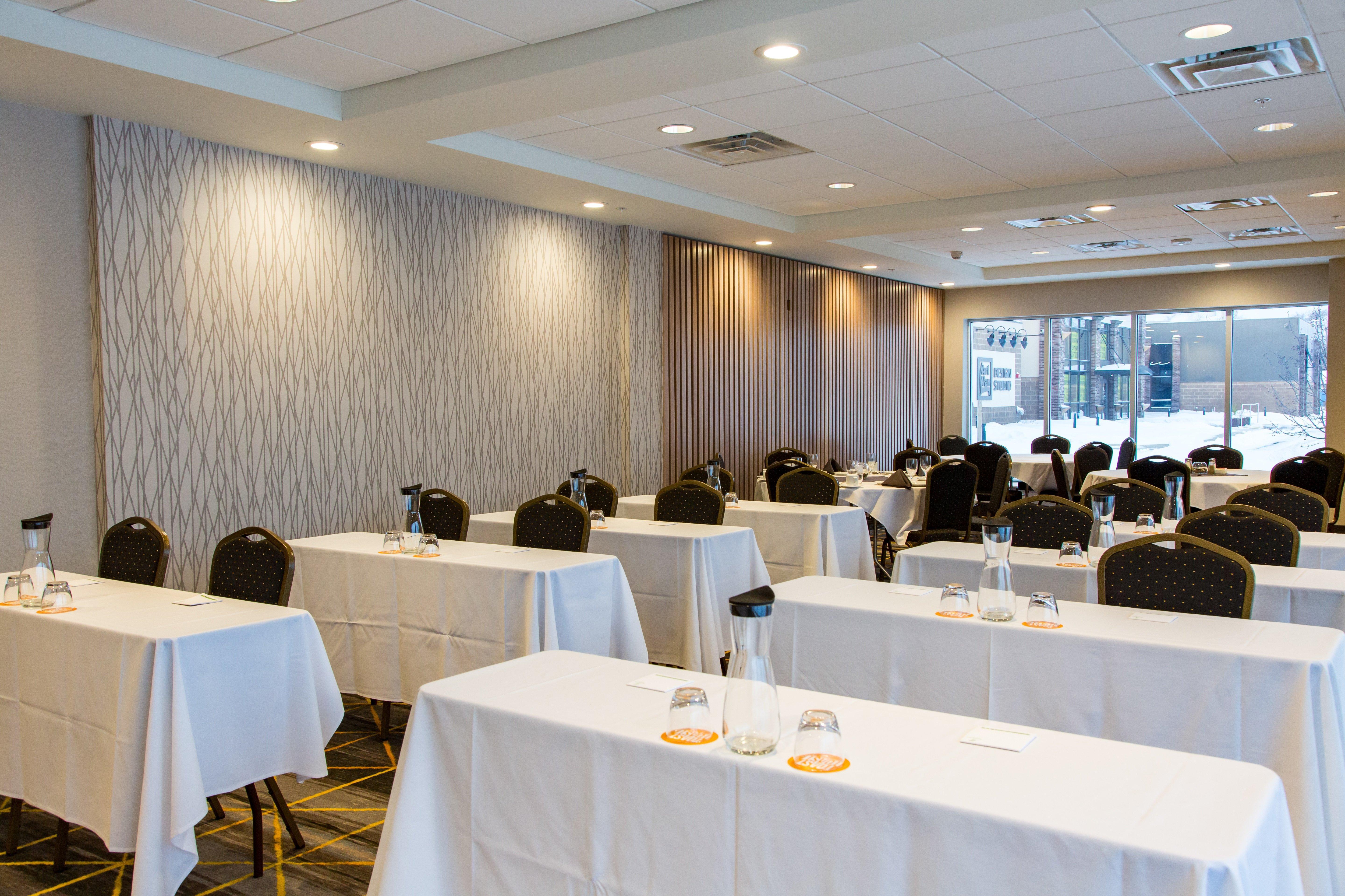 Holiday Inn Hotel & Suites - Mount Pleasant By Ihg Esterno foto